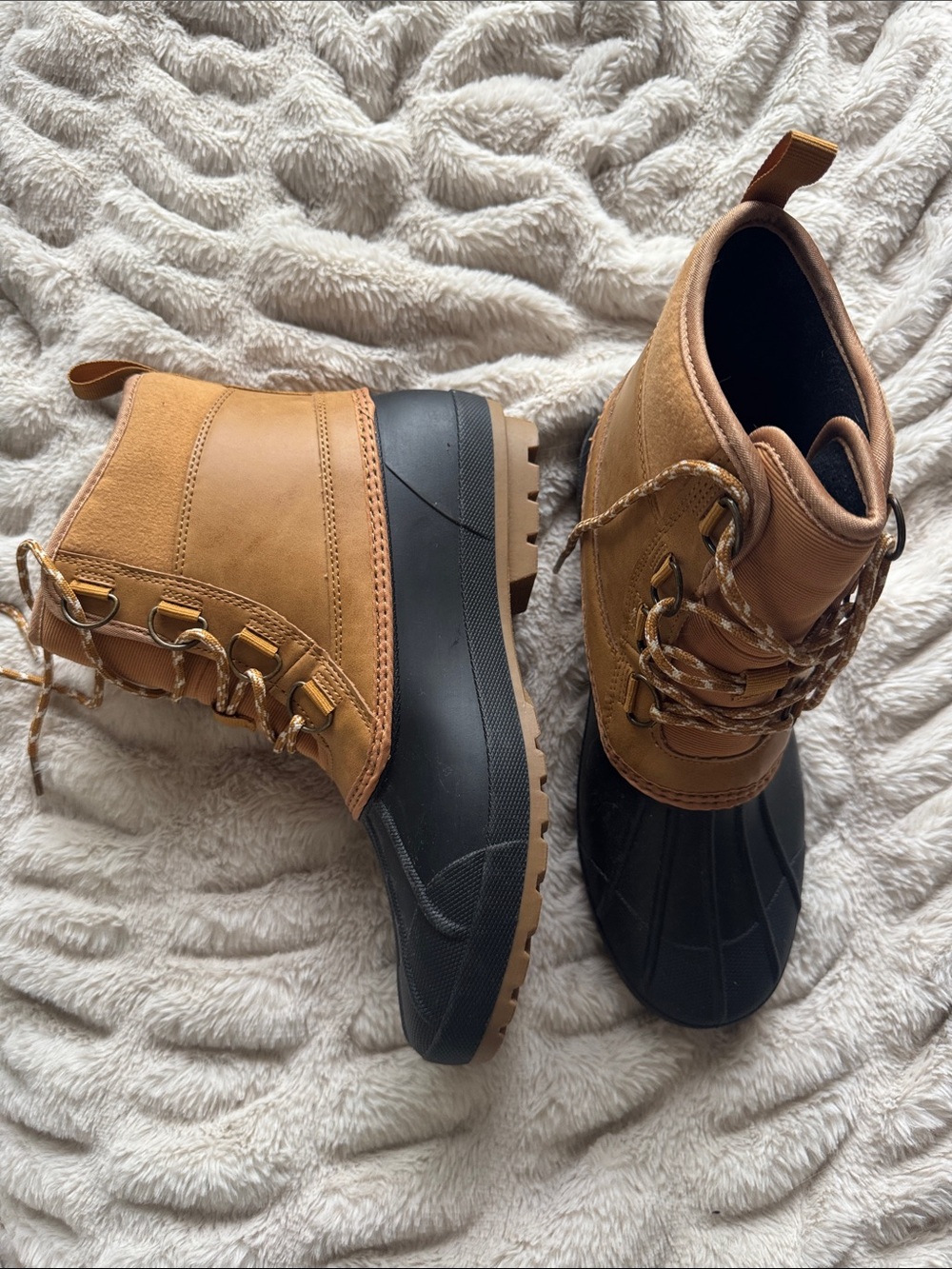 Universal Thread Tan and Black Duck Boots